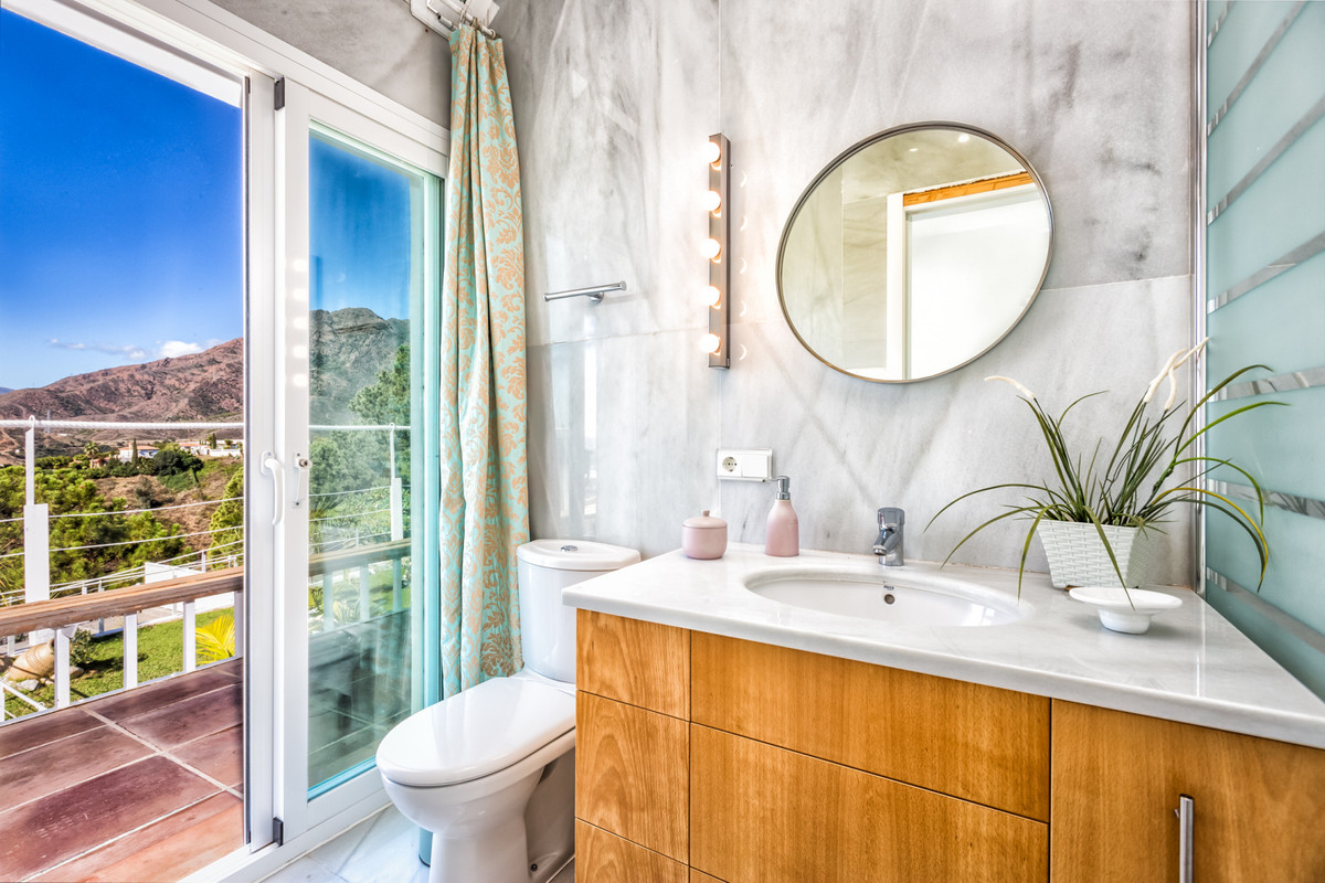 Te koop Vrijstaande Villa Costa Del Sol Estepona € 4.260.000,-
