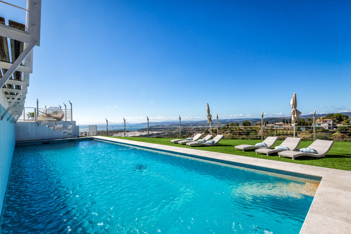 Te koop Vrijstaande Villa Costa Del Sol Estepona € 4.260.000,-
