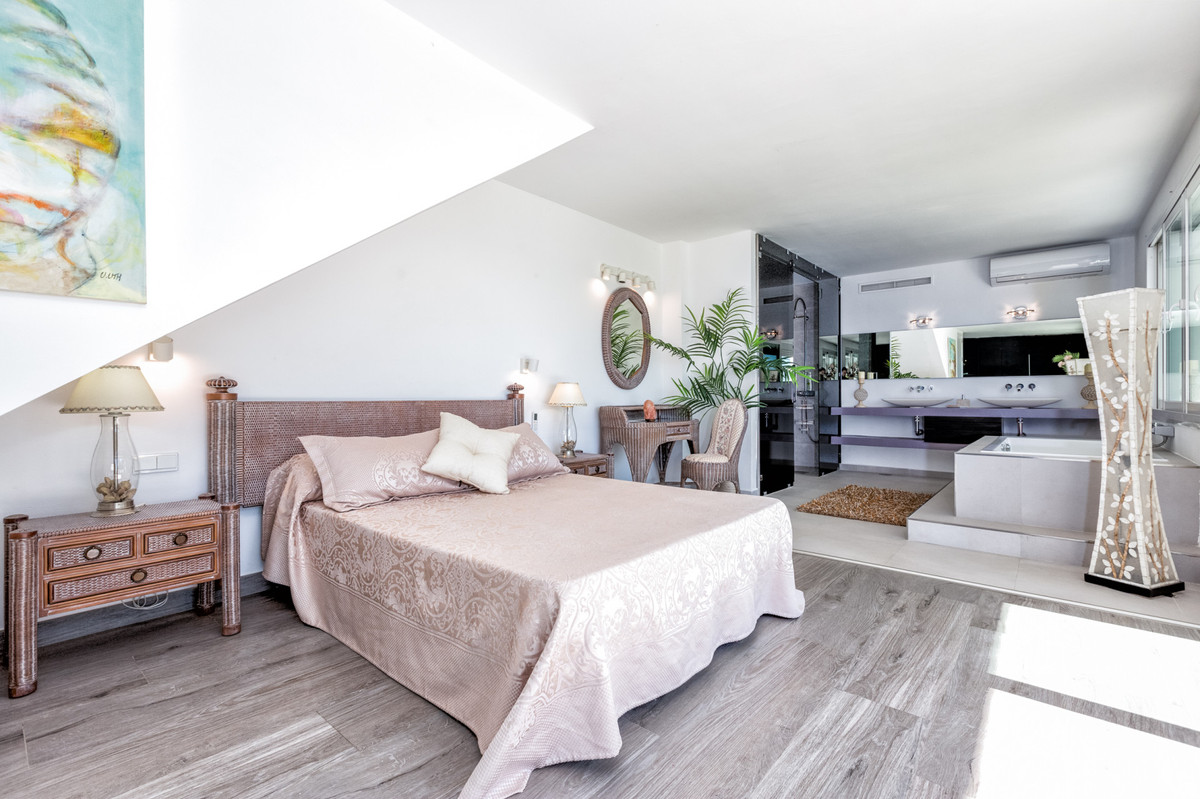 Te koop Vrijstaande Villa Costa Del Sol Estepona € 4.260.000,-