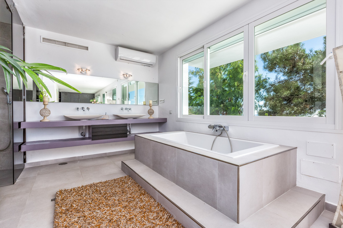 Te koop Vrijstaande Villa Costa Del Sol Estepona € 4.260.000,-