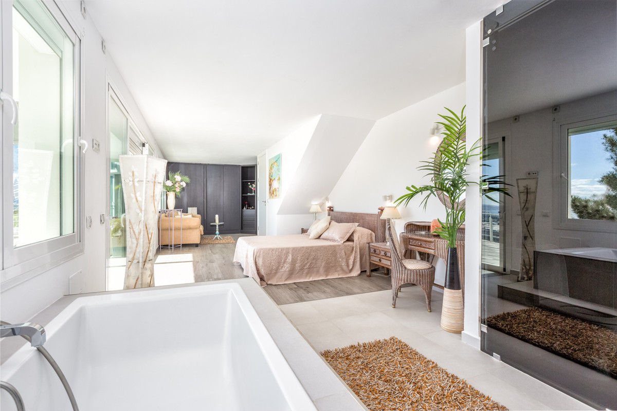 Te koop Vrijstaande Villa Costa Del Sol Estepona € 4.260.000,-