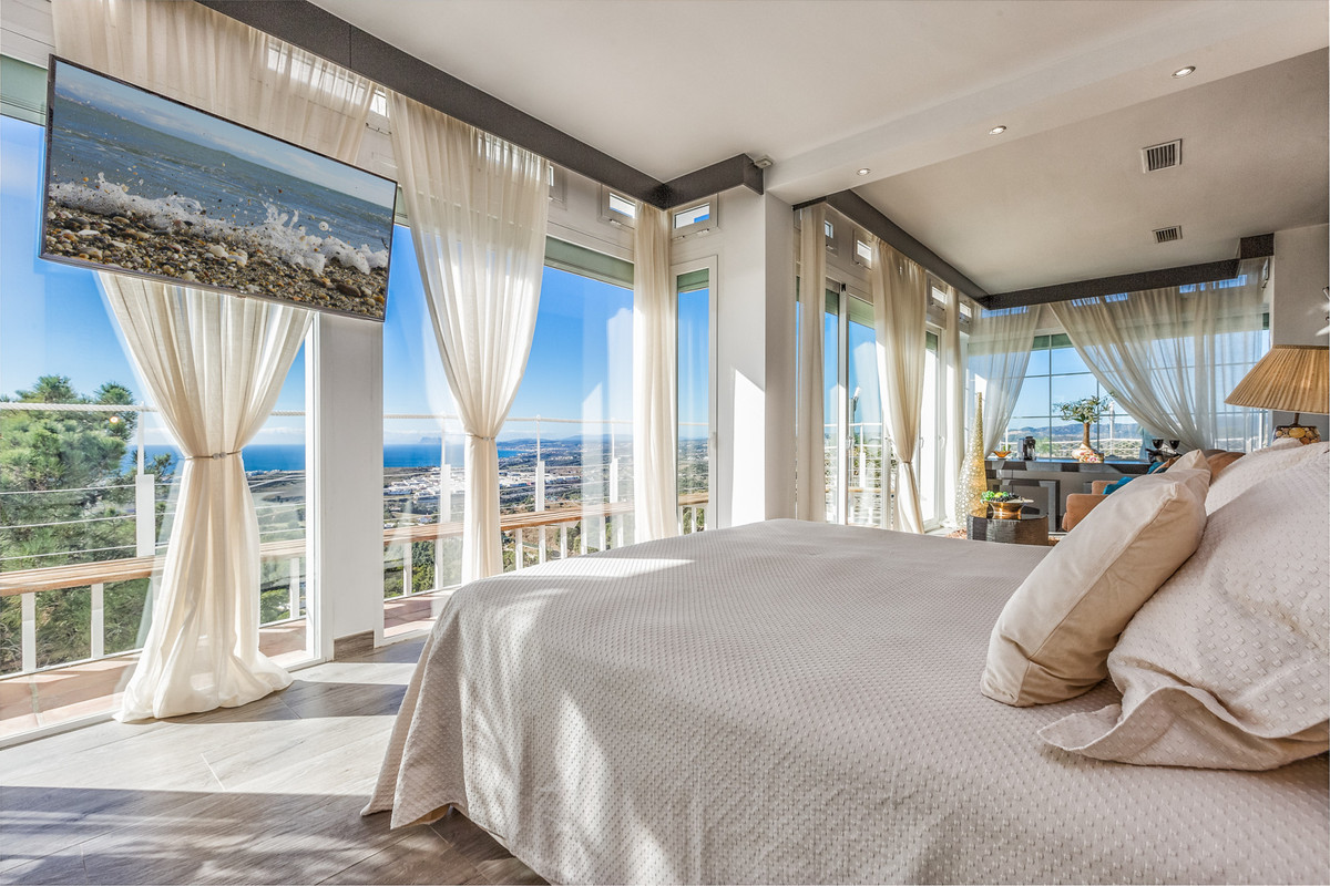 Te koop Vrijstaande Villa Costa Del Sol Estepona € 4.260.000,-