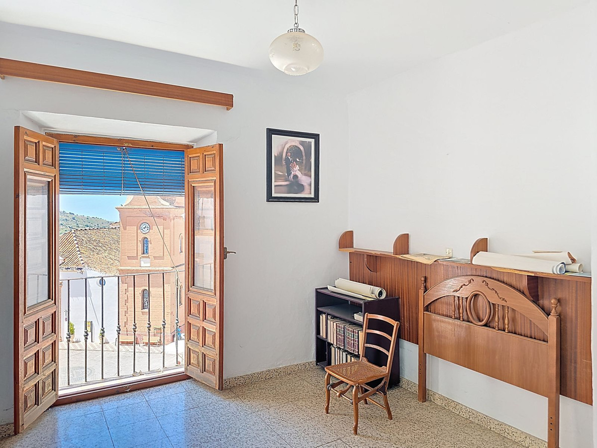 Te koop Herenhuis Costa Del Sol Cómpeta € 210.000,-