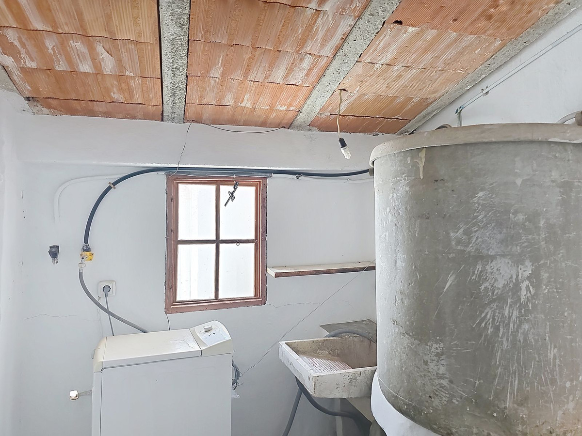 Te koop Herenhuis Costa Del Sol Cómpeta € 210.000,-