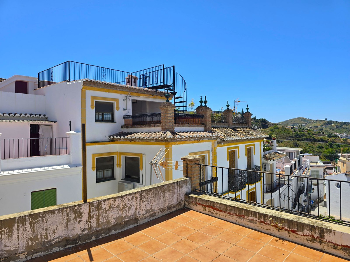 Te koop Herenhuis Costa Del Sol Cómpeta € 210.000,-