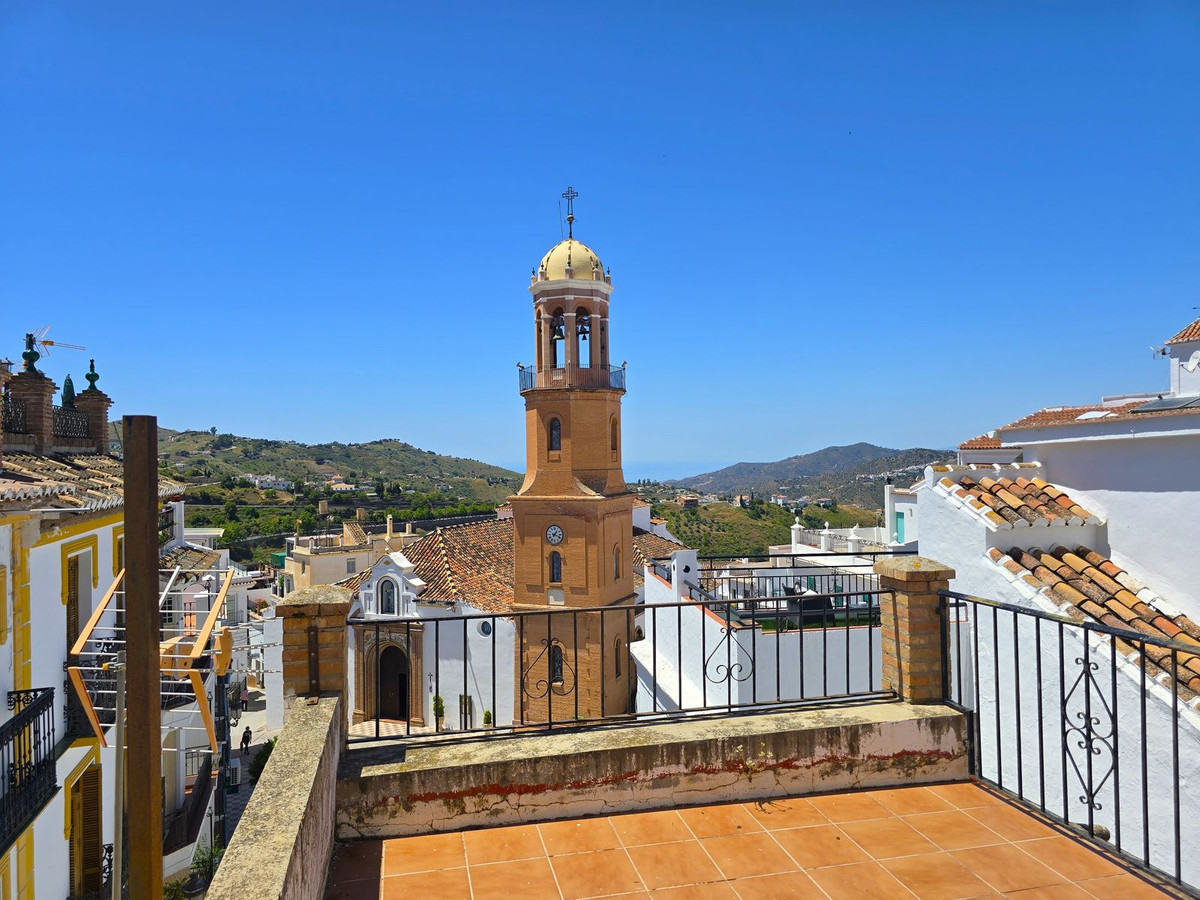 Te koop Herenhuis Costa Del Sol Cómpeta € 210.000,-