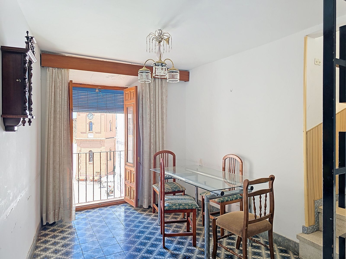 Te koop Herenhuis Costa Del Sol Cómpeta € 210.000,-