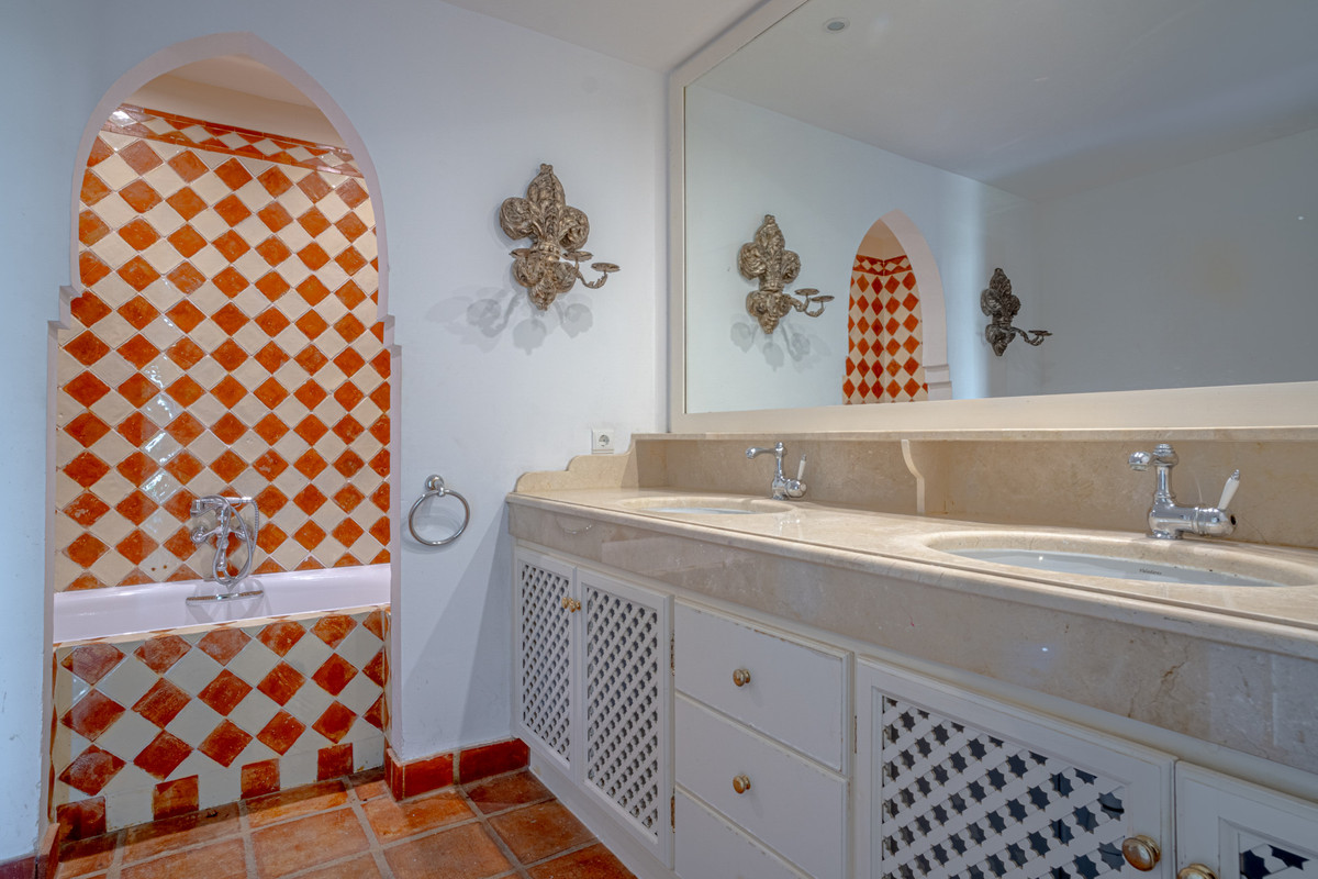 Te koop Half vrijstaand huis Costa Del Sol Riviera Del Sol € 700.000,-