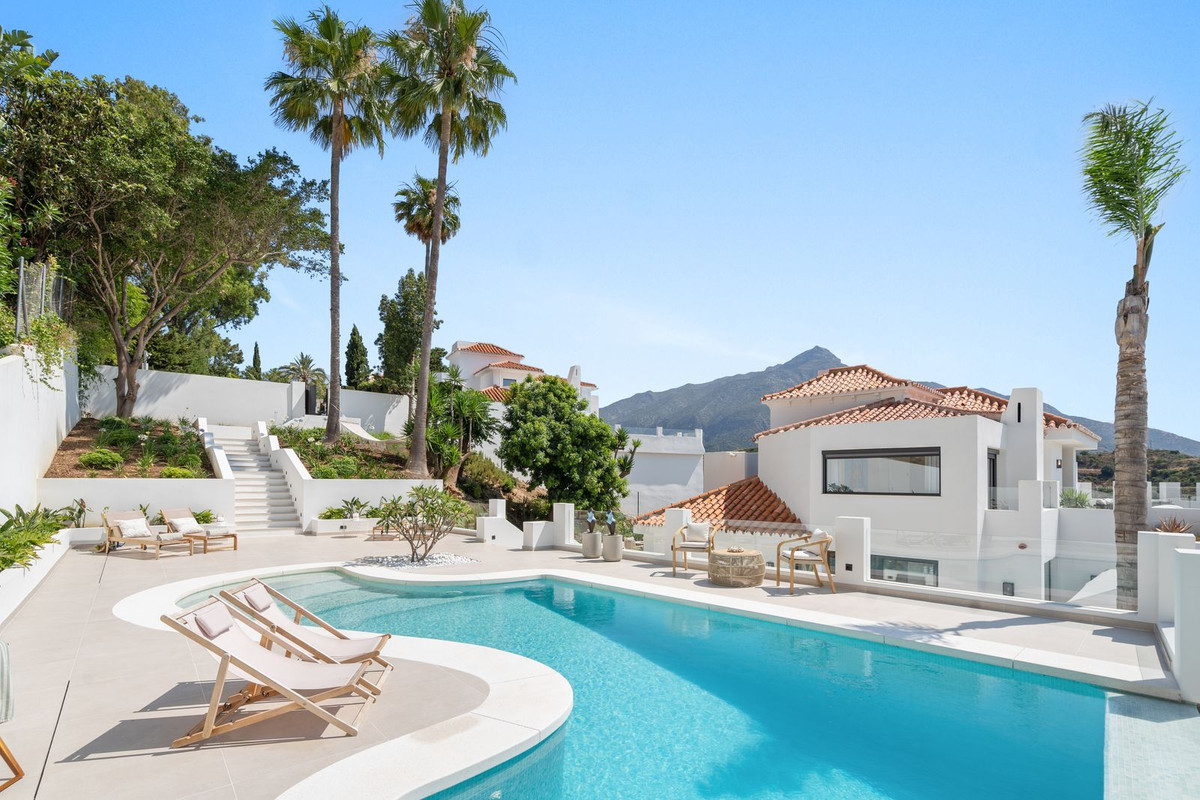 Te koop Vrijstaande Villa Costa Del Sol Nueva Andalucía € 4.950.000,-