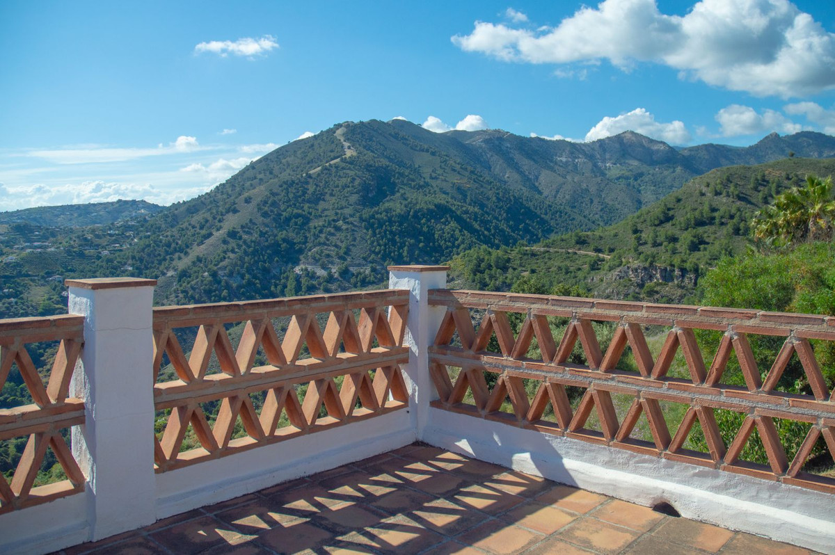 Te koop Vrijstaande Villa Costa Del Sol Frigiliana € 350.000,-