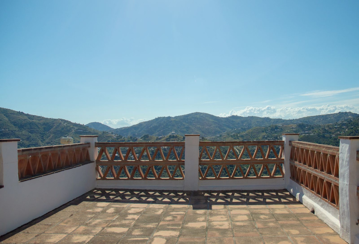 Te koop Vrijstaande Villa Costa Del Sol Frigiliana € 350.000,-