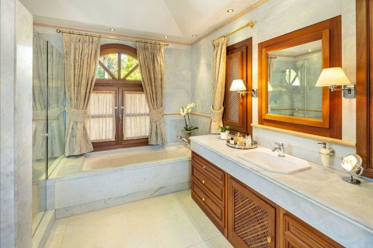 Te koop Vrijstaande Villa Costa Del Sol The Golden Mile € 8.900.000,-