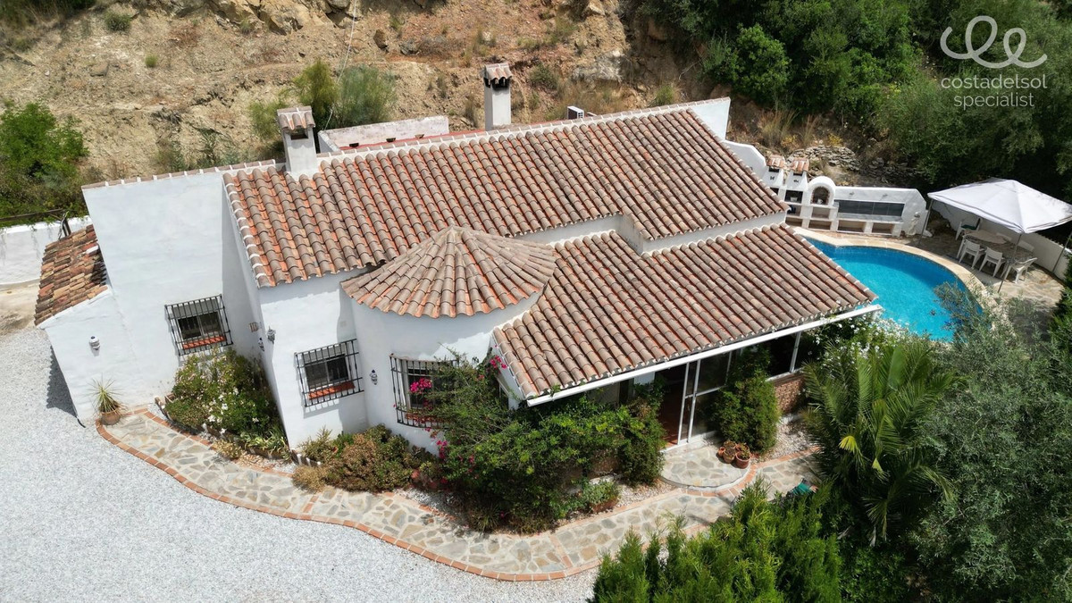 Te koop Finca - Cortijo Costa Del Sol Comares € 349.000,-