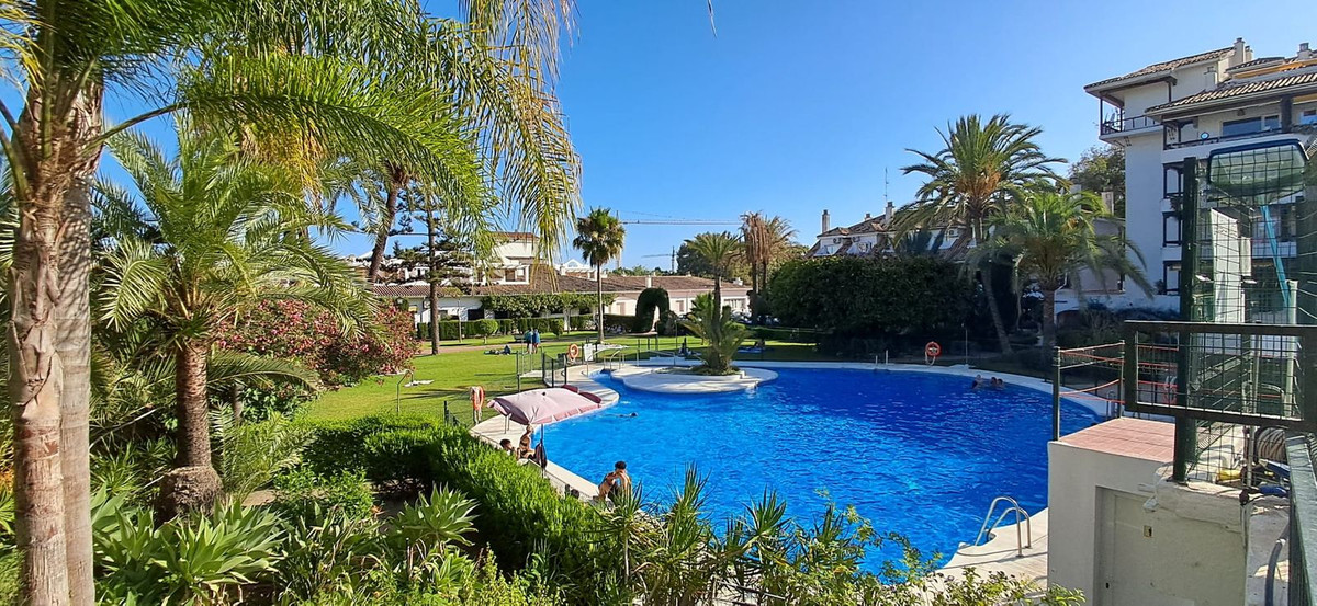 Te koop Middle Floor Apartment Costa Del Sol The Golden Mile € 369.000,-