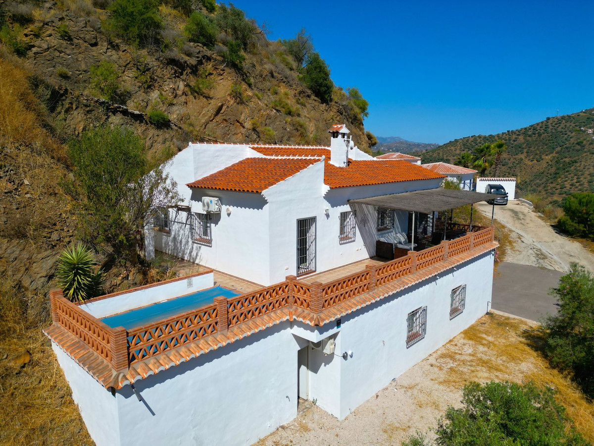 Te koop Vrijstaande Villa Costa Del Sol Arenas € 299.000,-