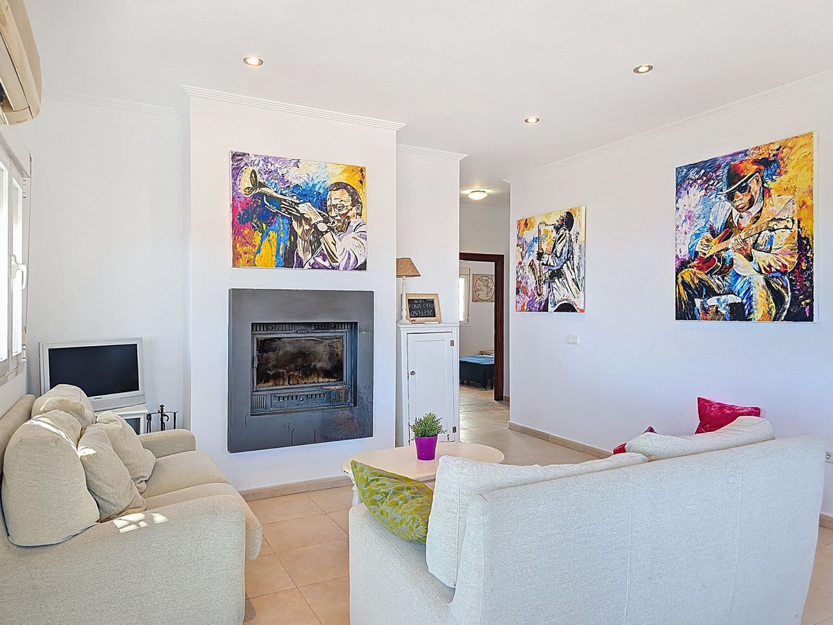 Te koop Vrijstaande Villa Costa Del Sol Arenas € 299.000,-