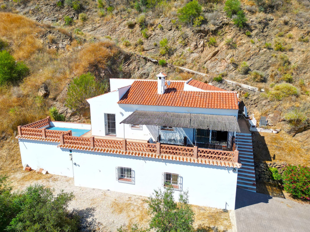Te koop Vrijstaande Villa Costa Del Sol Arenas € 299.000,-