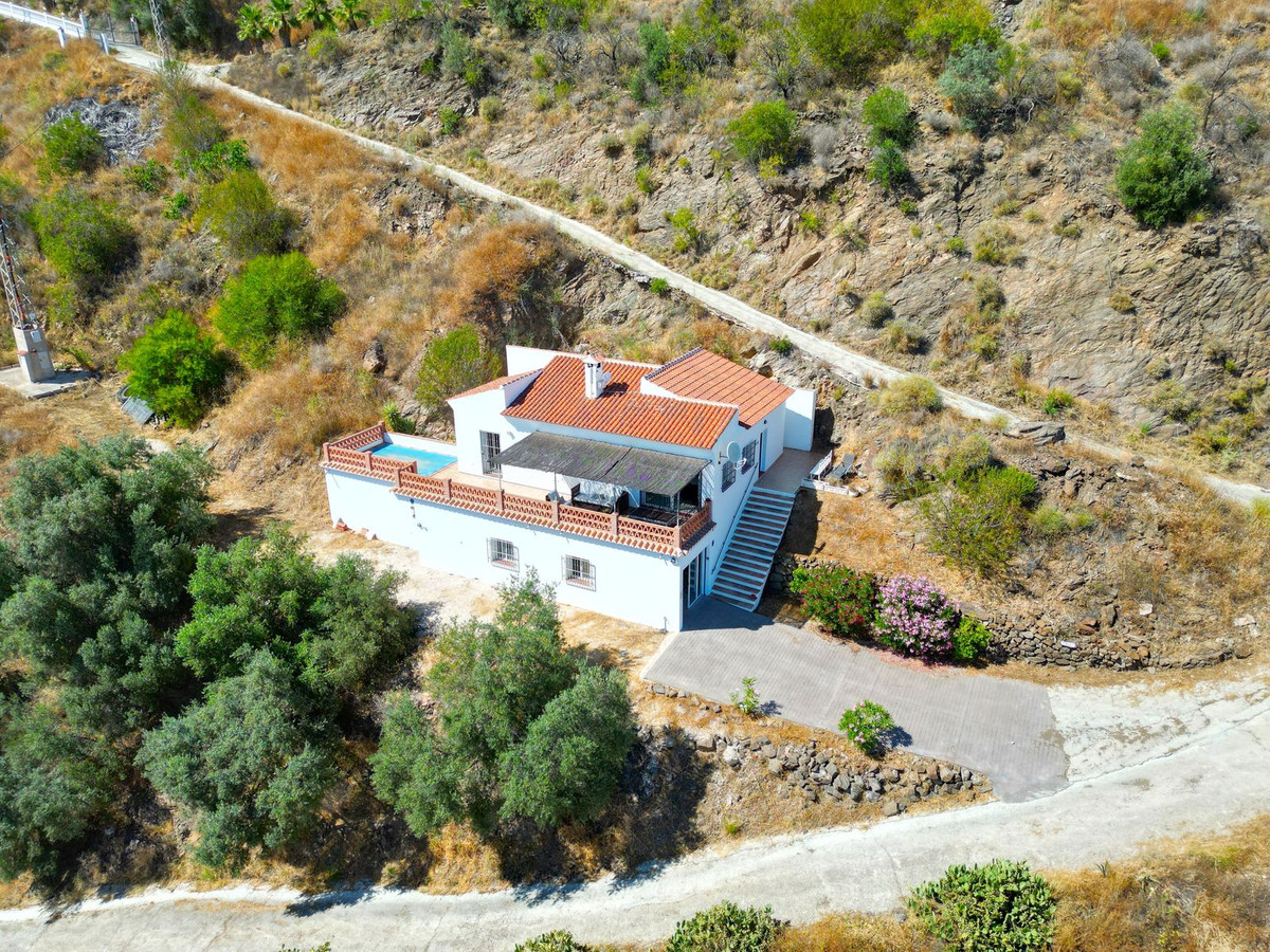 Te koop Vrijstaande Villa Costa Del Sol Arenas € 299.000,-