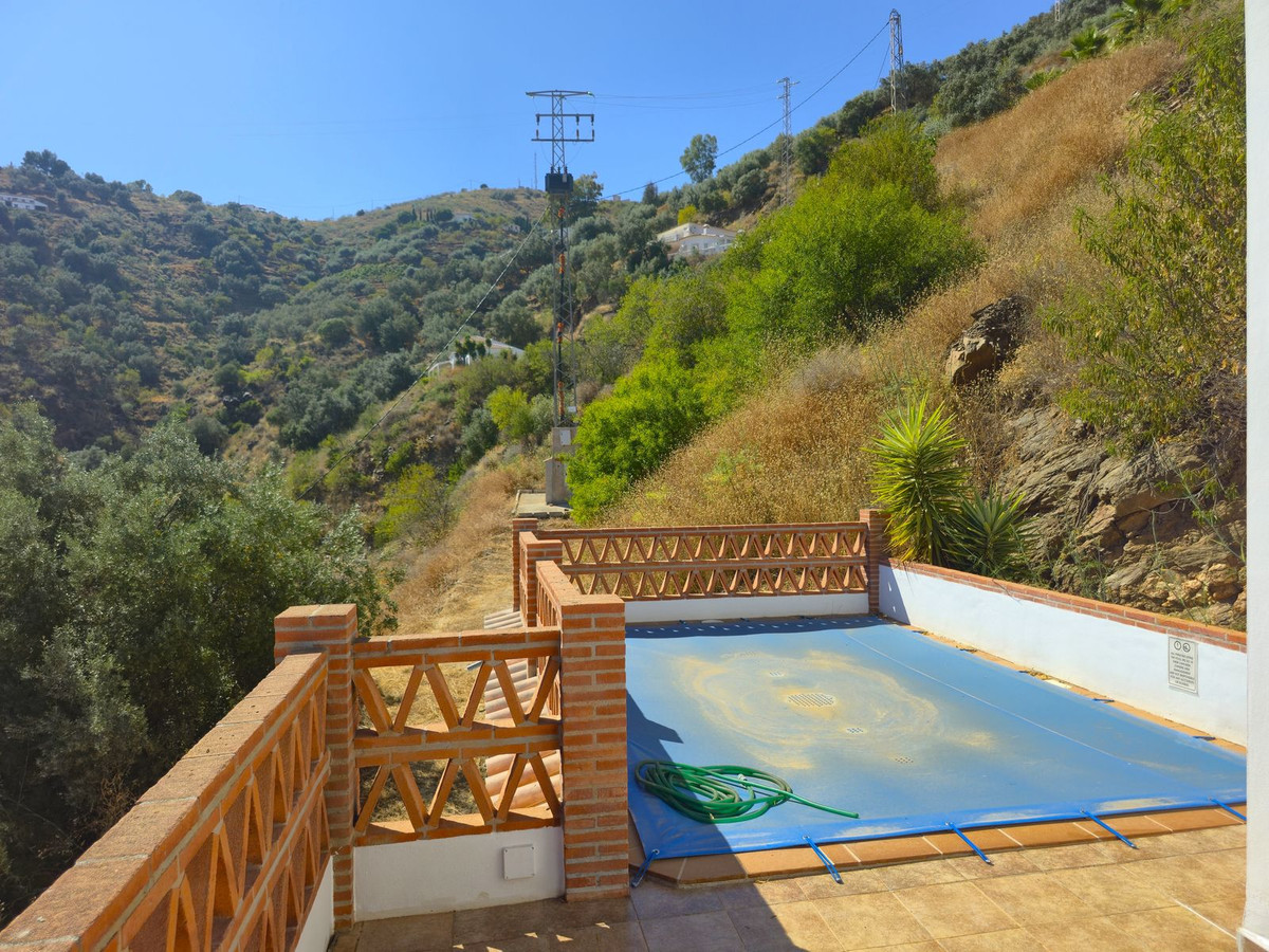 Te koop Vrijstaande Villa Costa Del Sol Arenas € 299.000,-