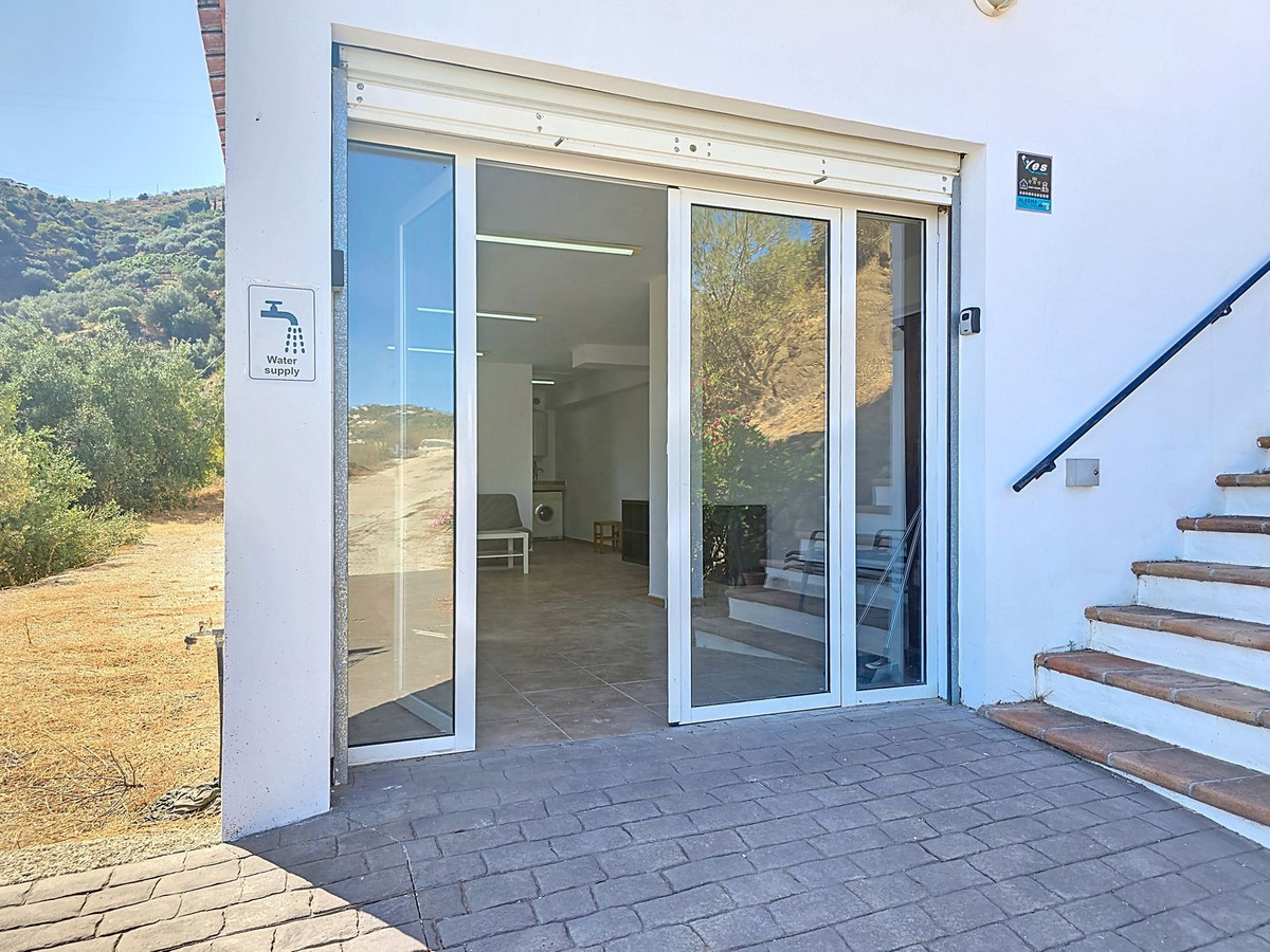 Te koop Vrijstaande Villa Costa Del Sol Arenas € 299.000,-