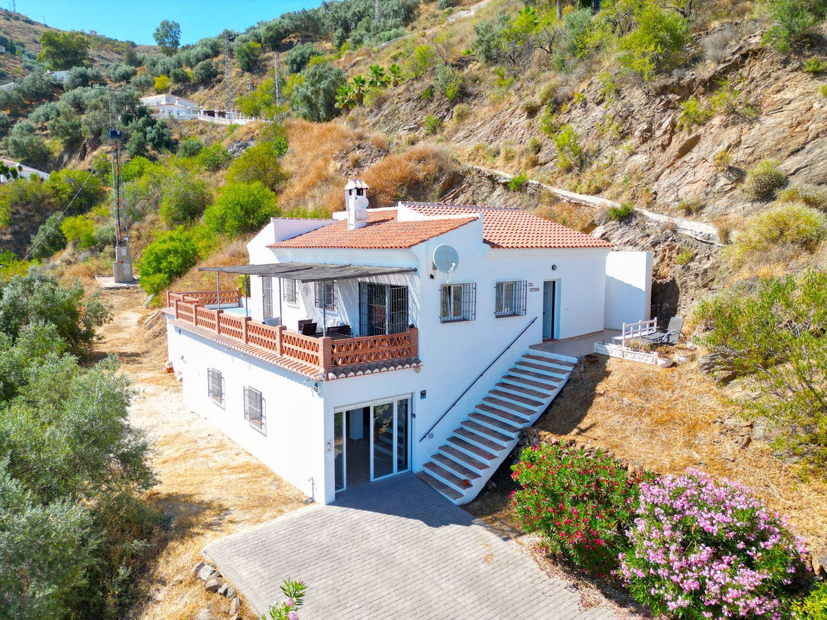 Te koop Vrijstaande Villa Costa Del Sol Arenas € 299.000,-