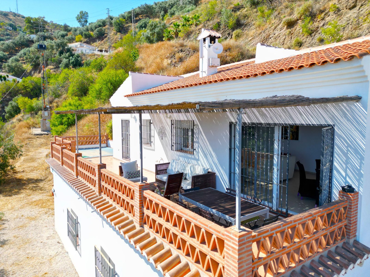 Te koop Vrijstaande Villa Costa Del Sol Arenas € 299.000,-