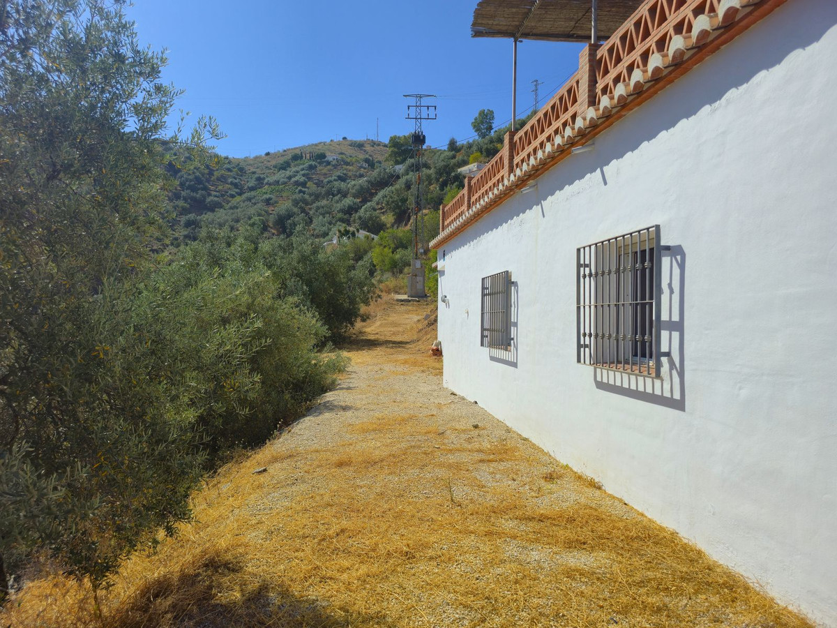 Te koop Vrijstaande Villa Costa Del Sol Arenas € 299.000,-