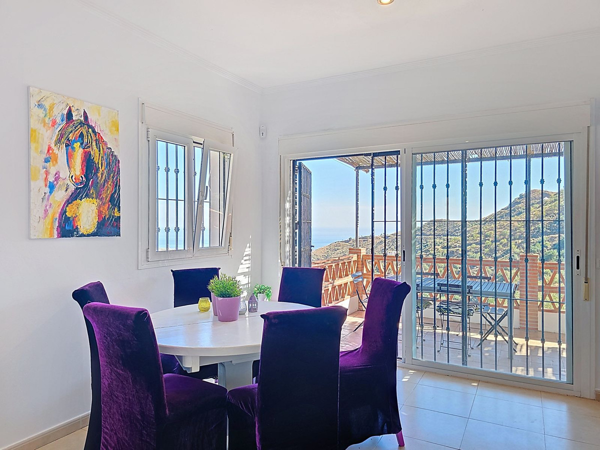 Te koop Vrijstaande Villa Costa Del Sol Arenas € 299.000,-