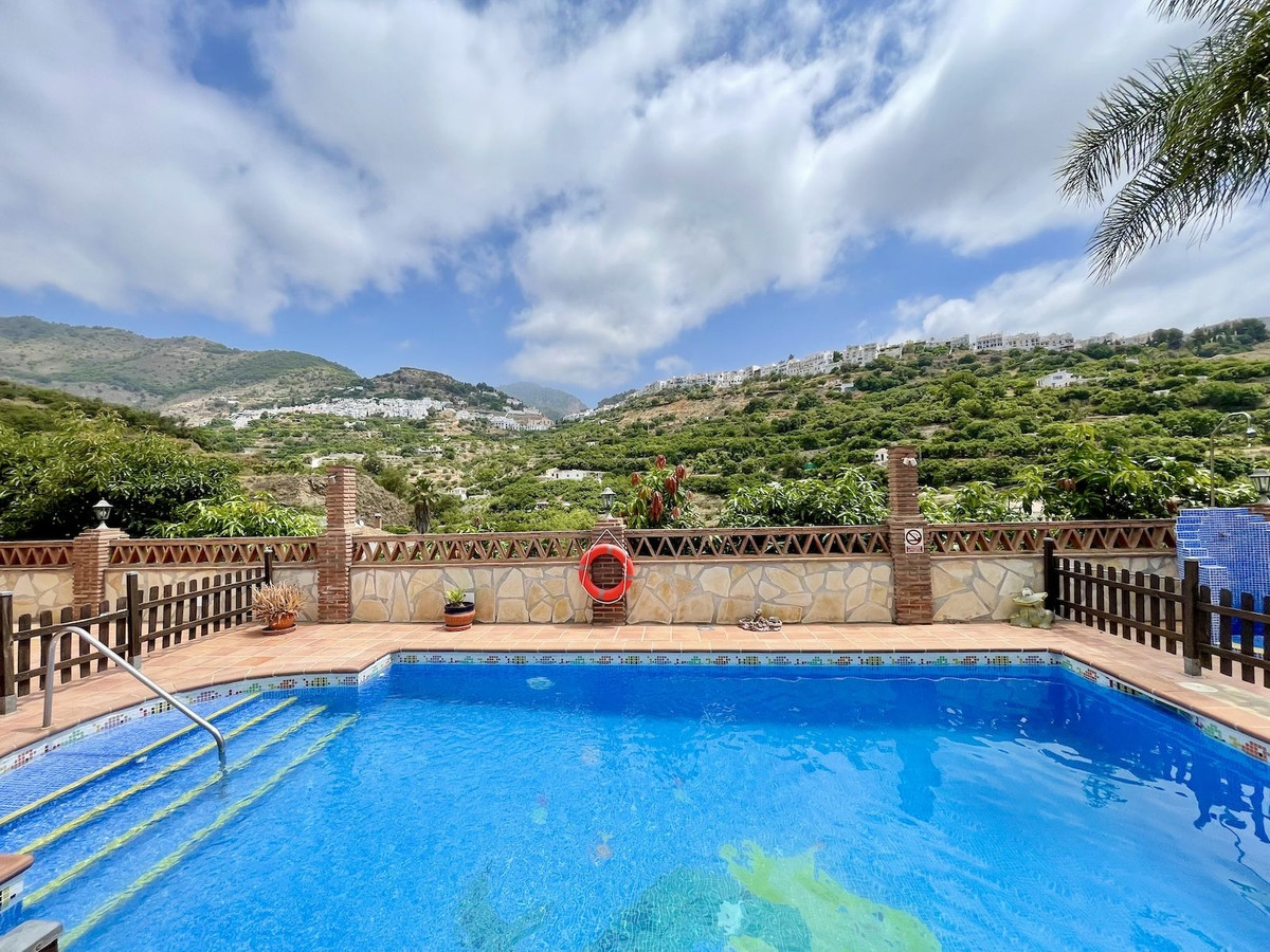 Te koop Vrijstaande Villa Costa Del Sol Frigiliana € 480.000,-