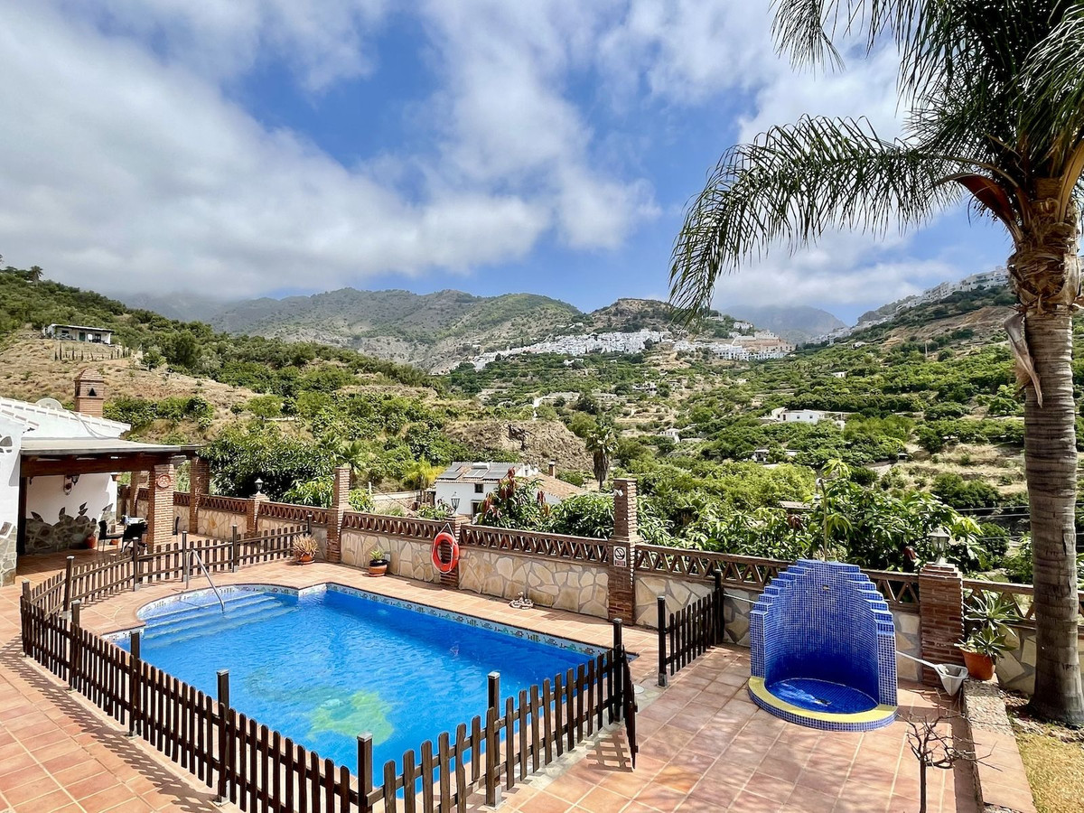 Te koop Vrijstaande Villa Costa Del Sol Frigiliana € 480.000,-