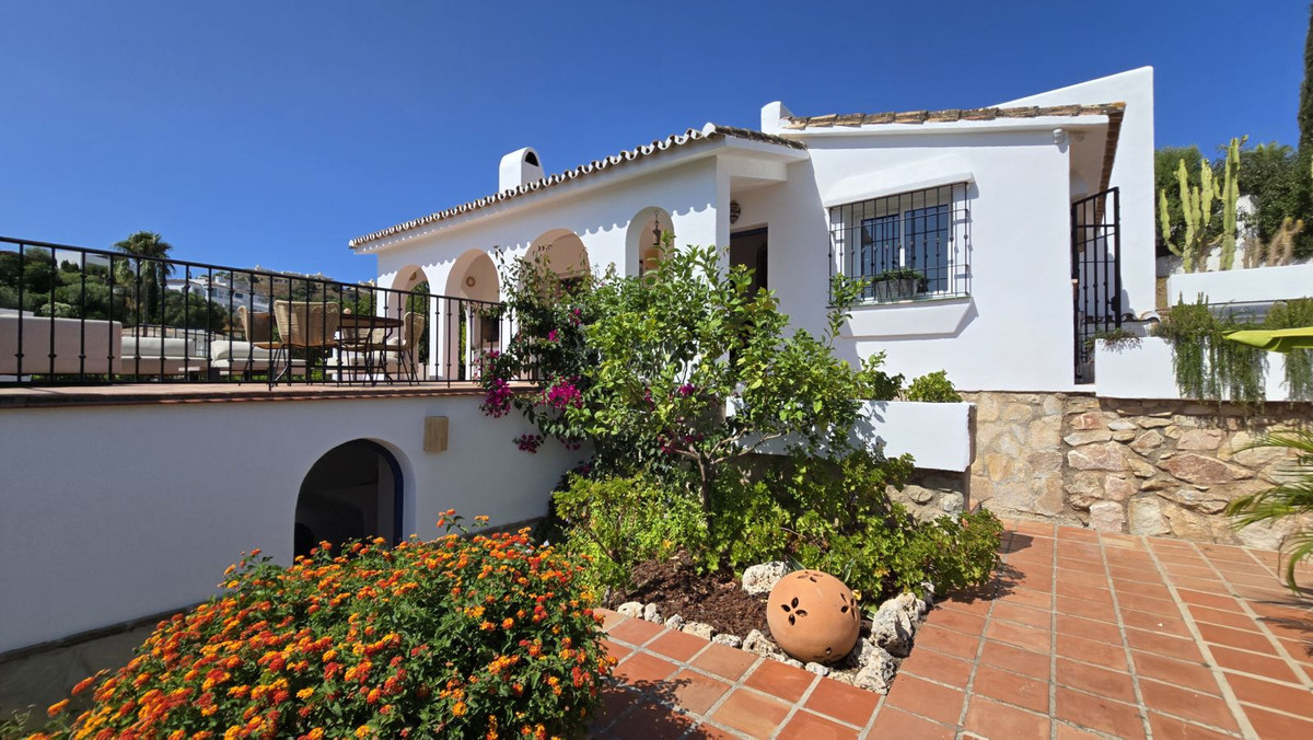 Te koop Vrijstaande Villa Costa Del Sol Cerros Del Aguila € 849.000,-