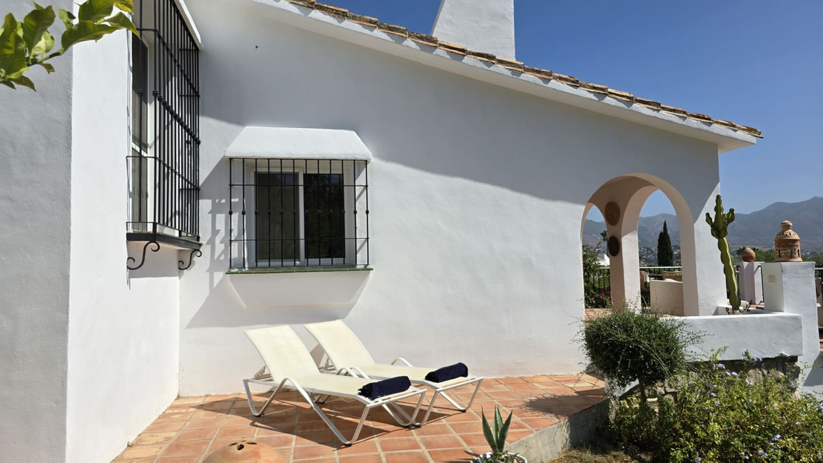 Te koop Vrijstaande Villa Costa Del Sol Cerros Del Aguila € 849.000,-