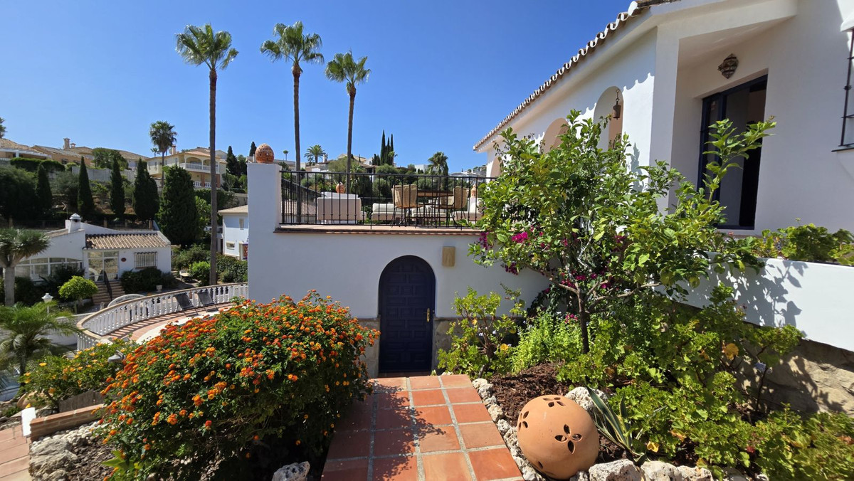 Te koop Vrijstaande Villa Costa Del Sol Cerros Del Aguila € 849.000,-