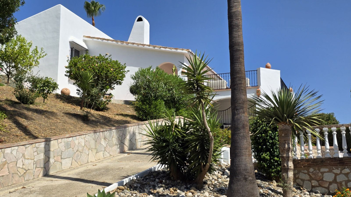 Te koop Vrijstaande Villa Costa Del Sol Cerros Del Aguila € 849.000,-