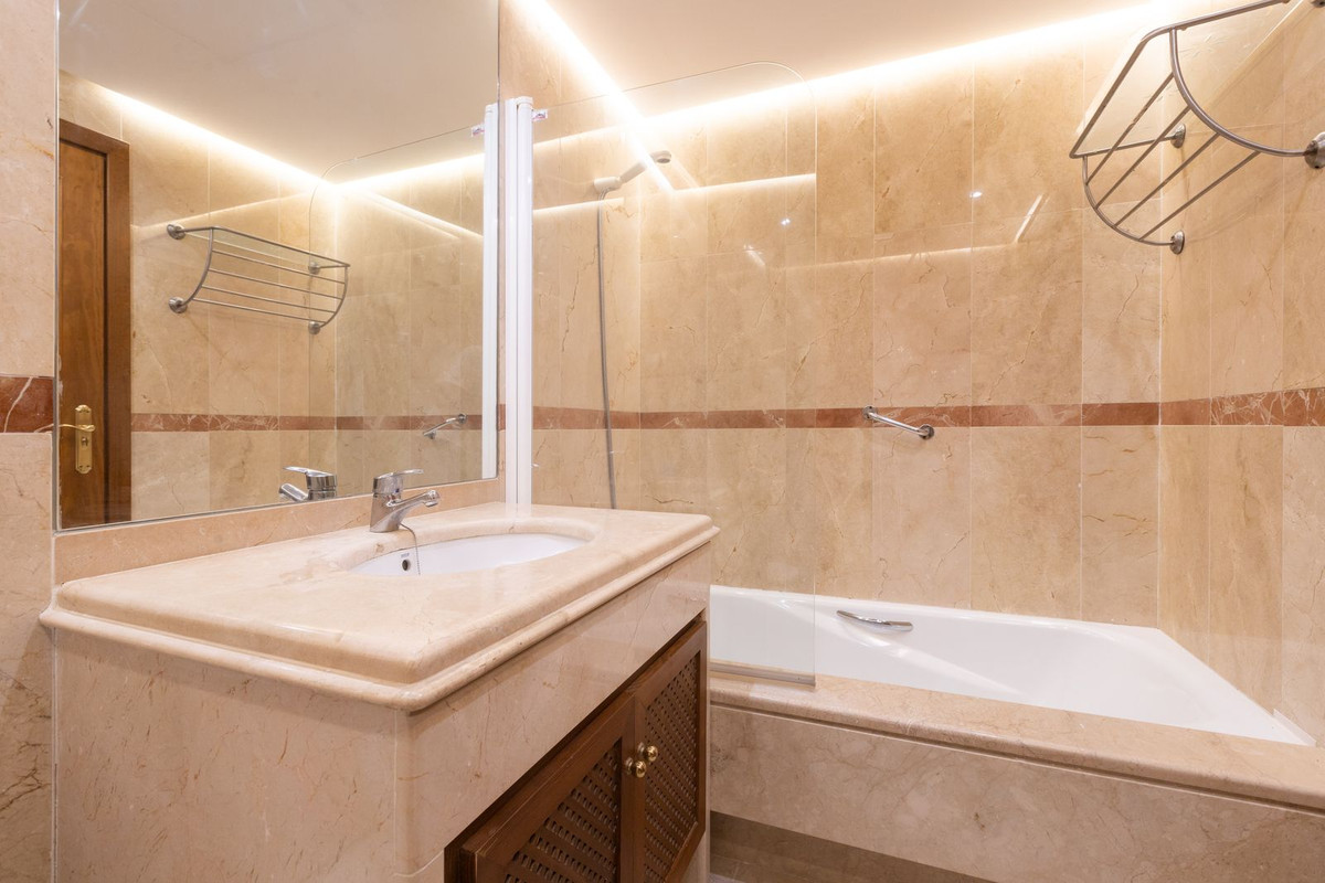 Te koop Gelijkvloers appartement Costa Del Sol Los Monteros € 540.000,-