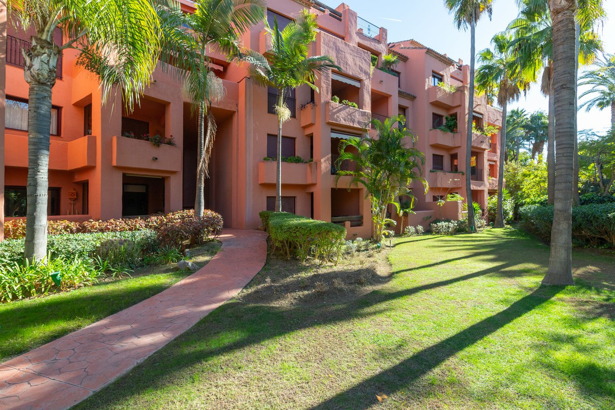 Te koop Gelijkvloers appartement Costa Del Sol Los Monteros € 540.000,-