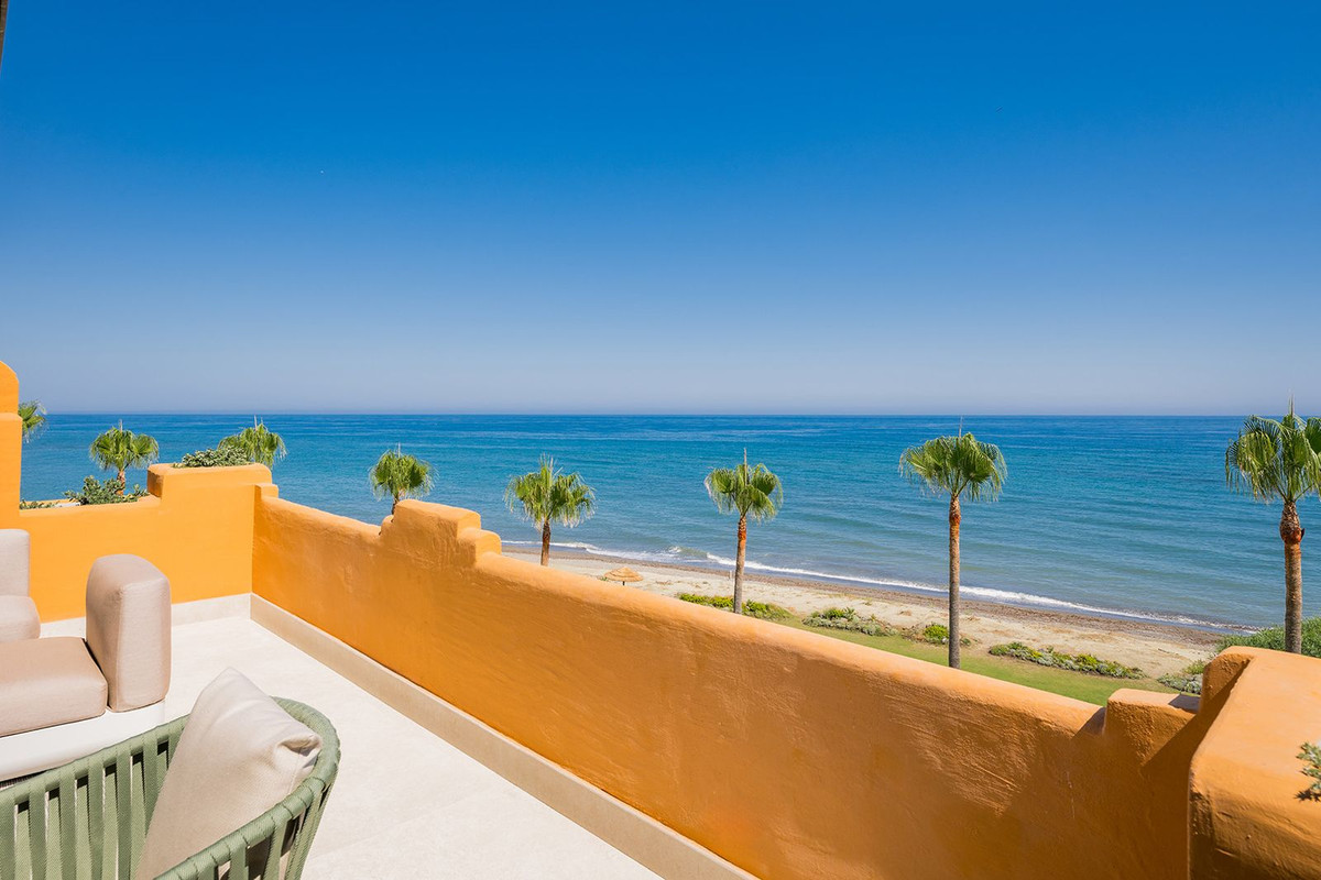 Te koop Middle Floor Apartment Costa Del Sol Estepona € 3.695.000,-