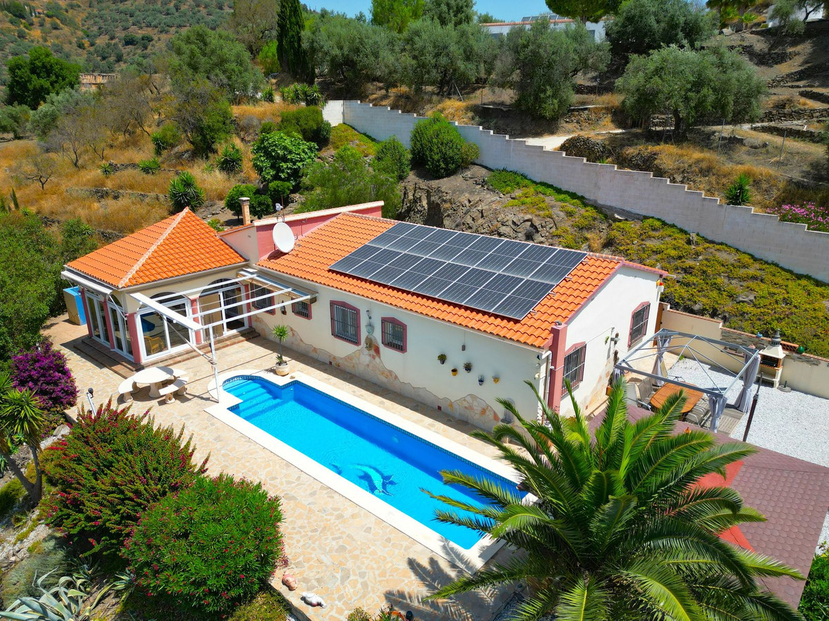 Te koop Vrijstaande Villa Costa Del Sol Arenas € 495.000,-