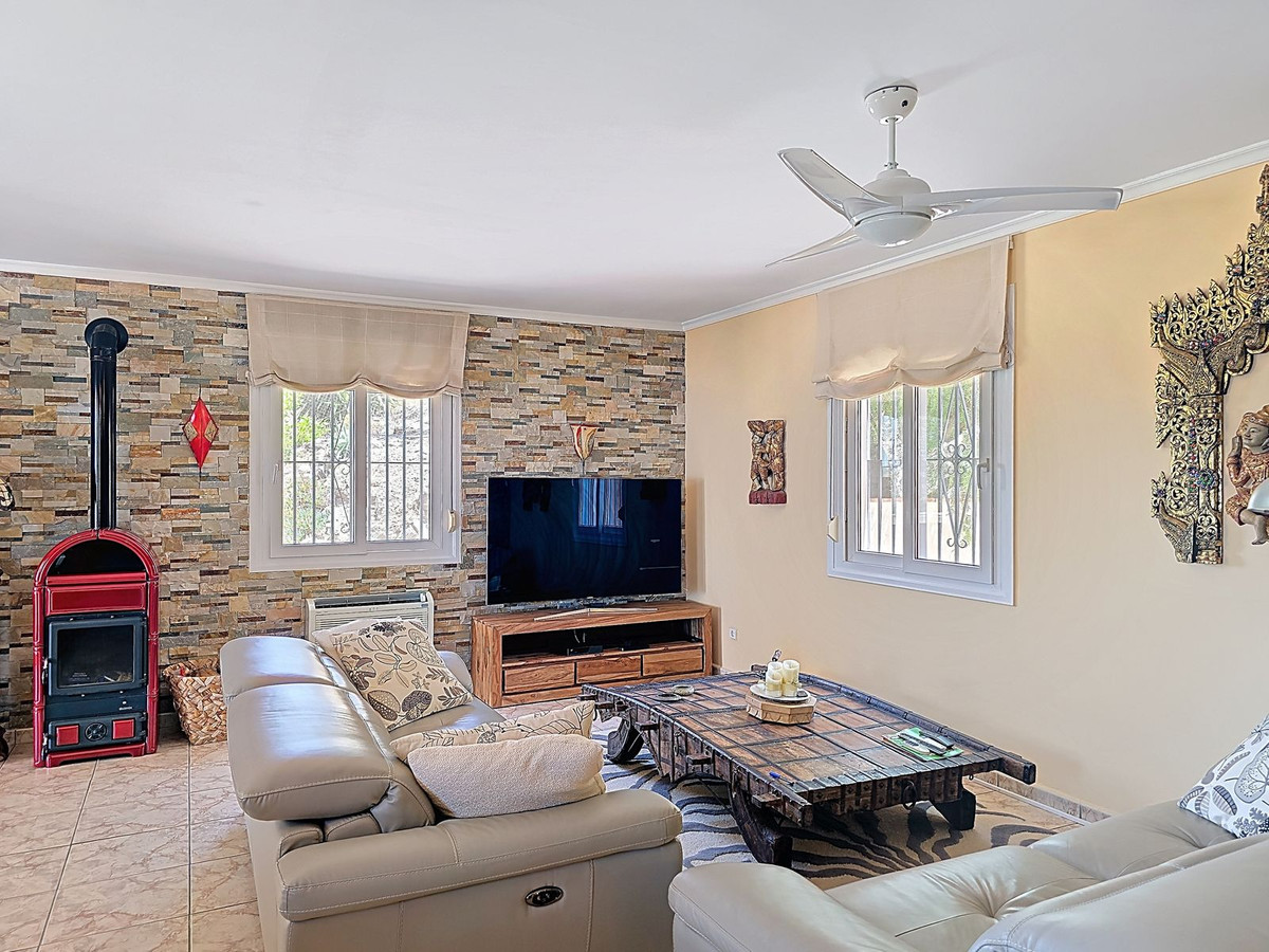 Te koop Vrijstaande Villa Costa Del Sol Arenas € 495.000,-