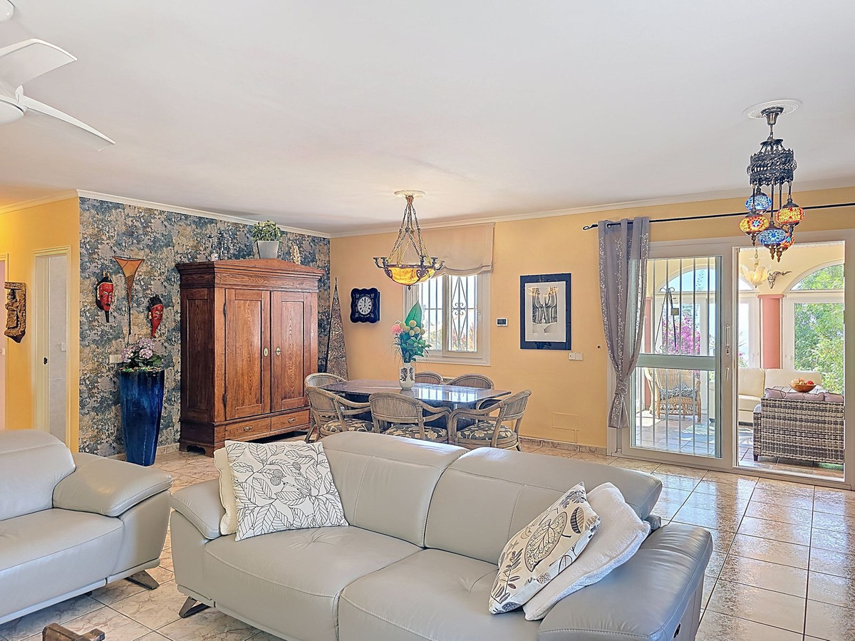 Te koop Vrijstaande Villa Costa Del Sol Arenas € 495.000,-