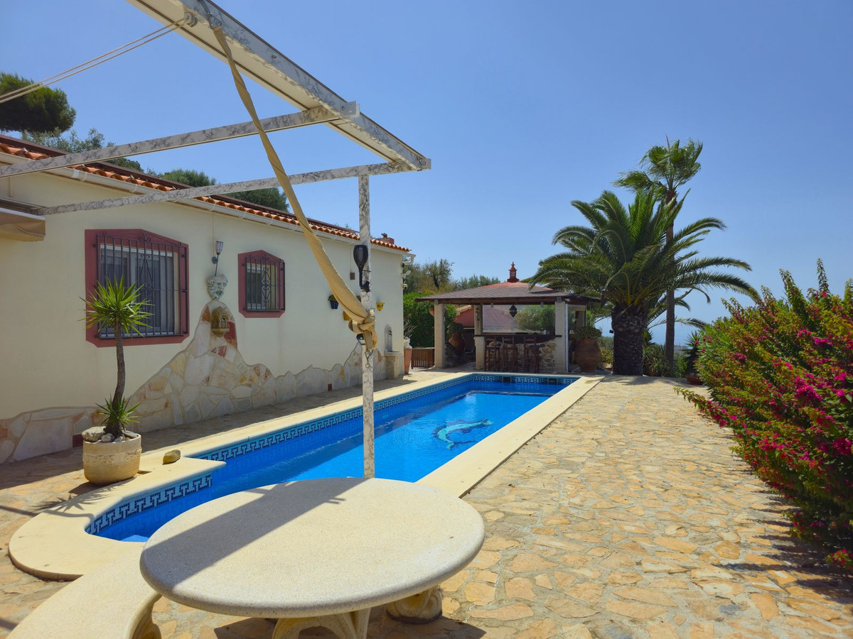 Te koop Vrijstaande Villa Costa Del Sol Arenas € 495.000,-