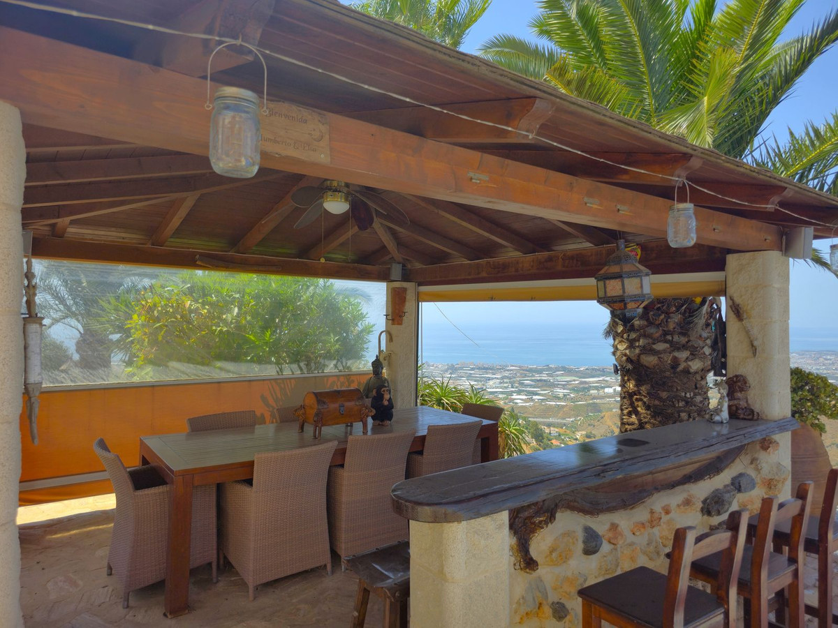 Te koop Vrijstaande Villa Costa Del Sol Arenas € 495.000,-