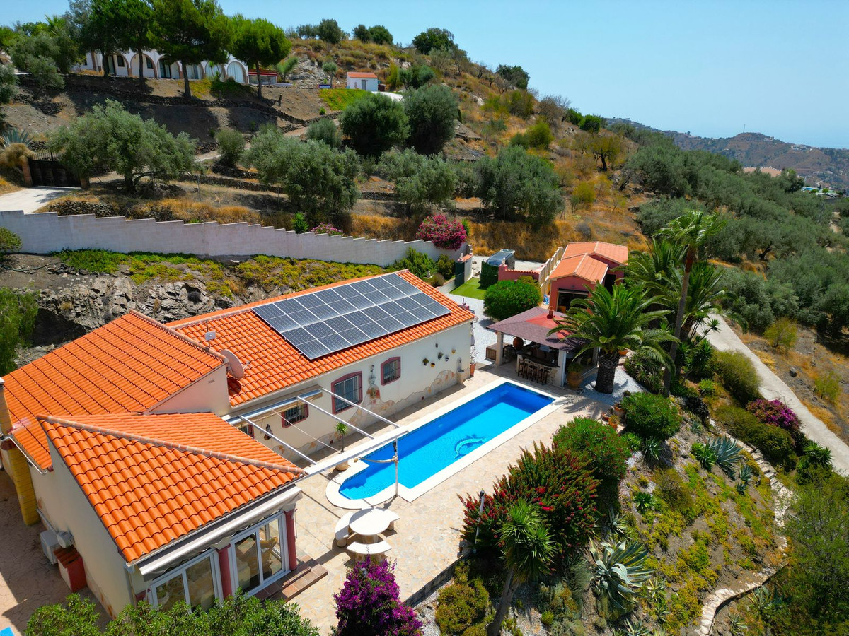 Te koop Vrijstaande Villa Costa Del Sol Arenas € 495.000,-