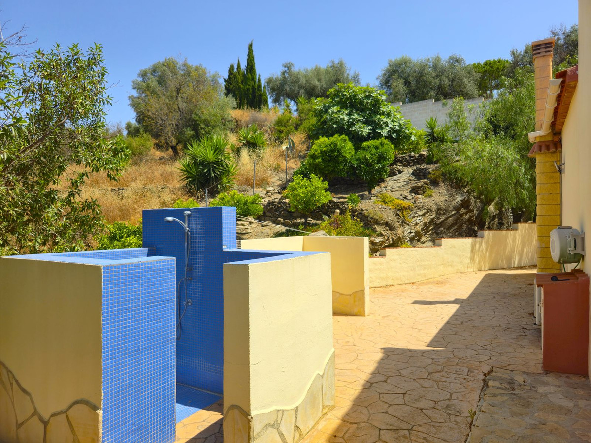 Te koop Vrijstaande Villa Costa Del Sol Arenas € 495.000,-