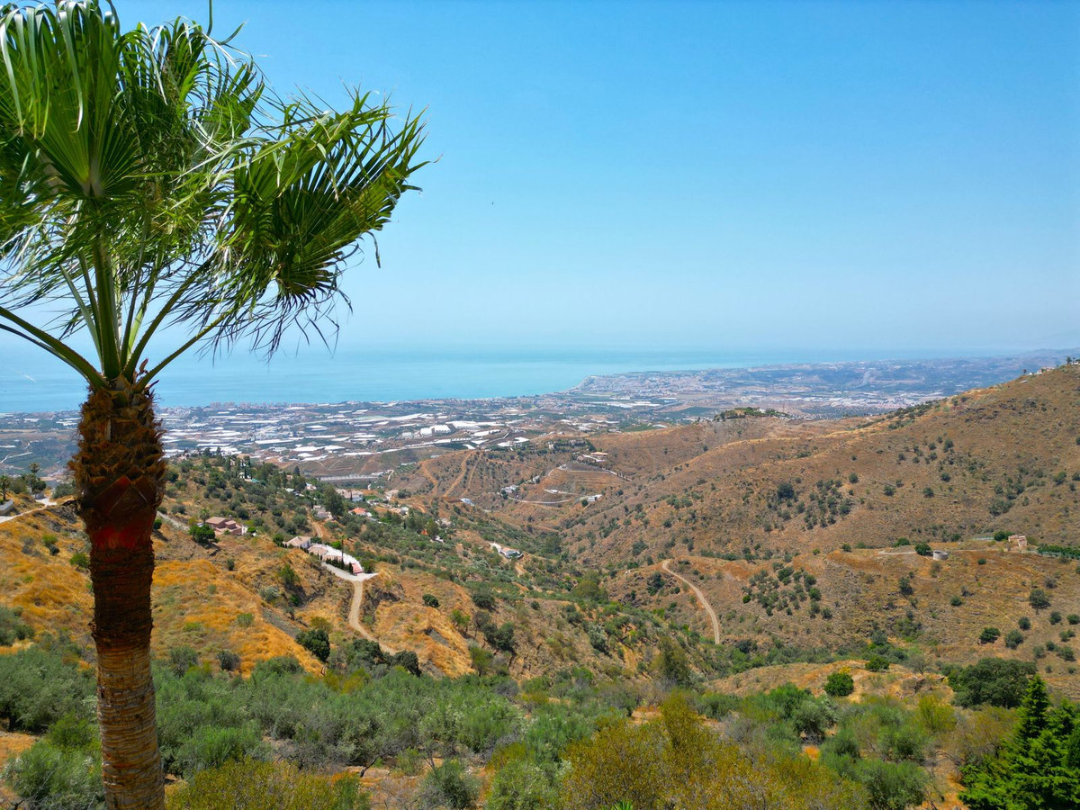 Te koop Vrijstaande Villa Costa Del Sol Arenas € 495.000,-