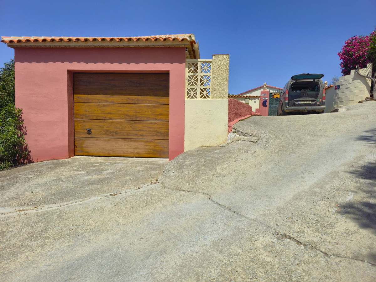 Te koop Vrijstaande Villa Costa Del Sol Arenas € 495.000,-