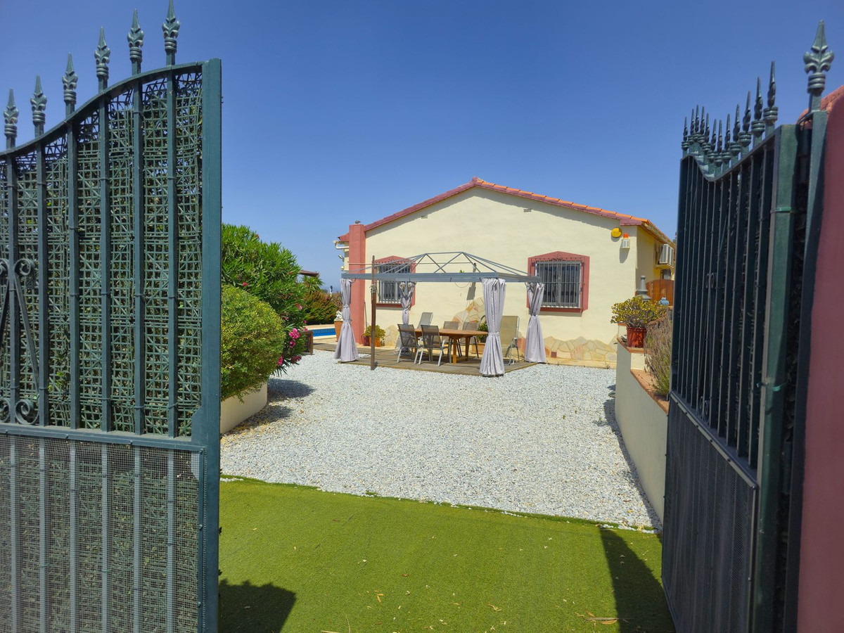 Te koop Vrijstaande Villa Costa Del Sol Arenas € 495.000,-