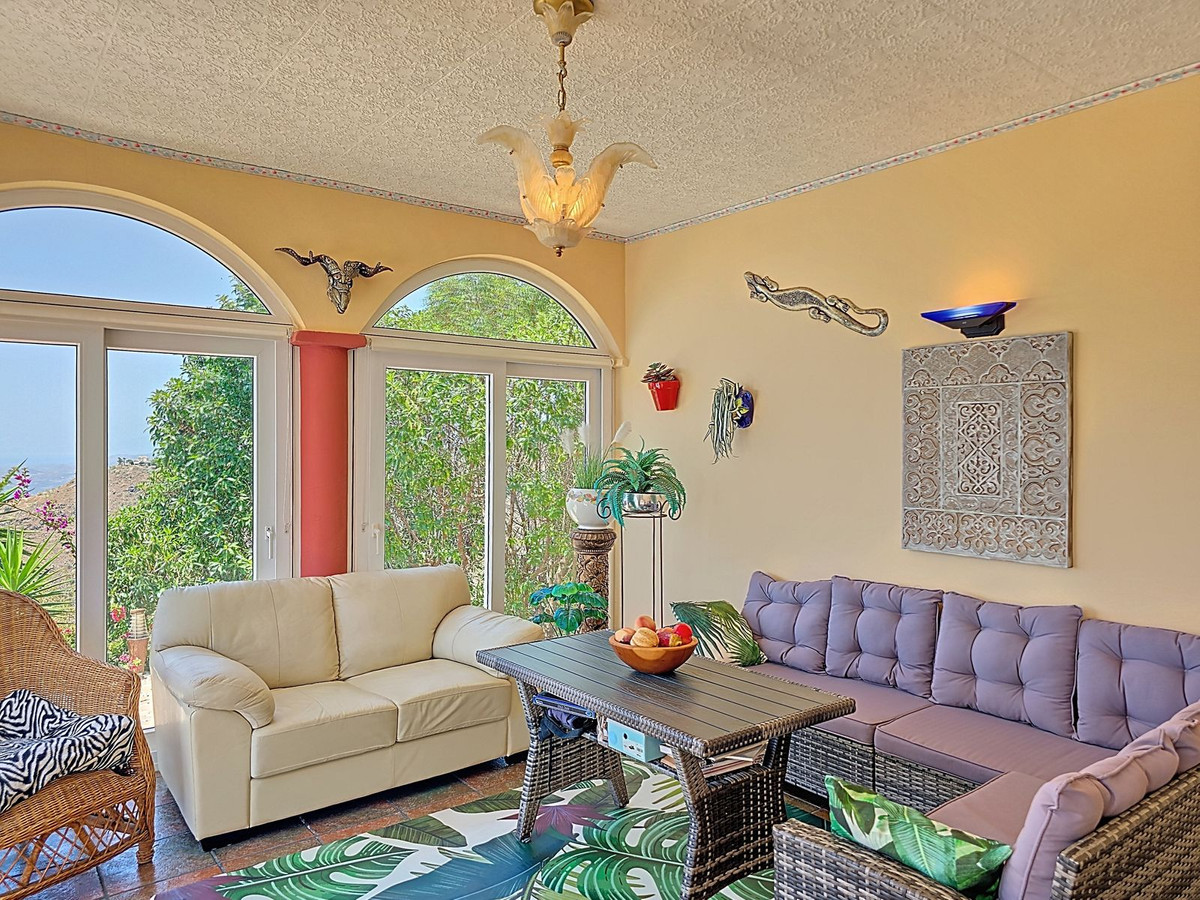 Te koop Vrijstaande Villa Costa Del Sol Arenas € 495.000,-