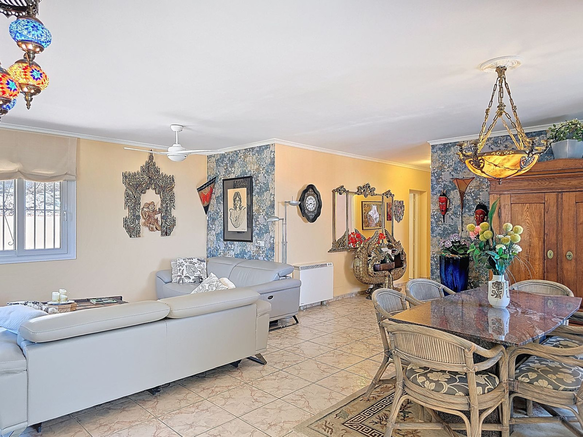 Te koop Vrijstaande Villa Costa Del Sol Arenas € 495.000,-