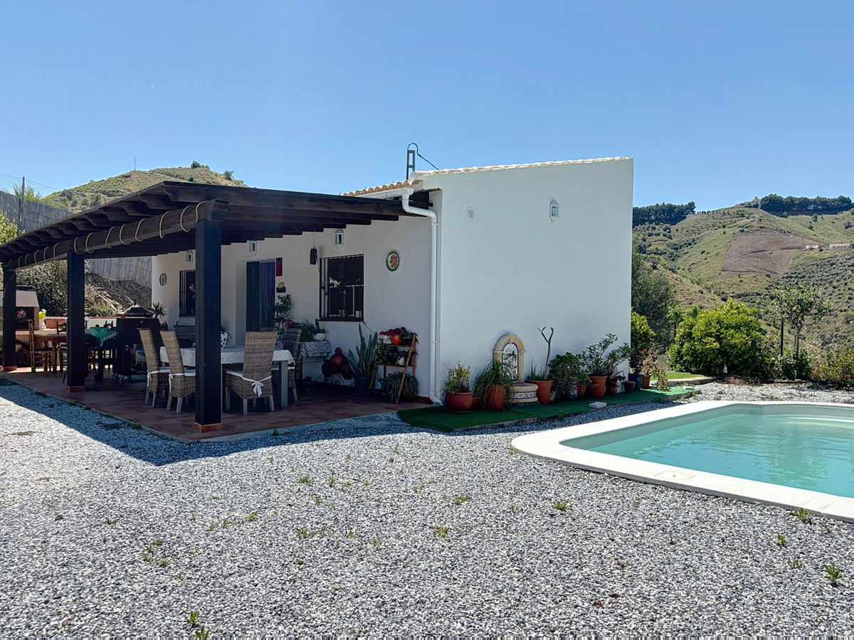 Te koop Finca - Cortijo Costa Del Sol El Borge € 199.999,-
